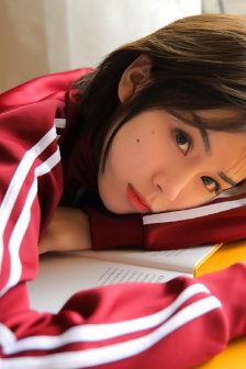 《年轻女教师》免费观看